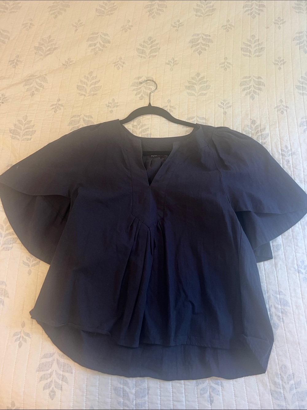 Tuckernuck Navy Flutter-Sleeve Women's Top xs